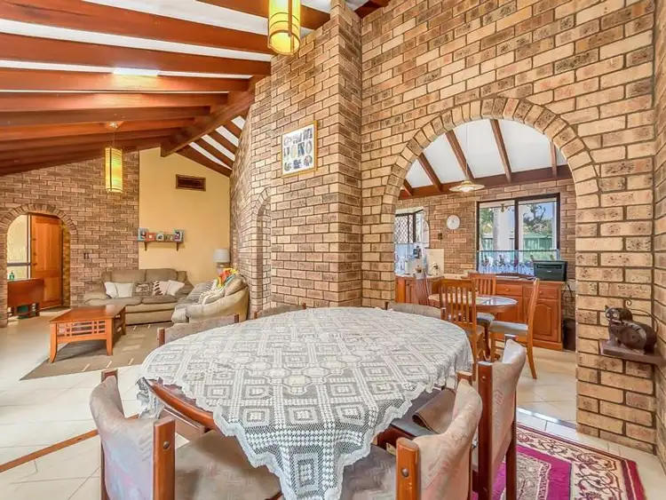 Fifth view of Homely house listing, 7 Tall Karri Close, Camillo WA 6111