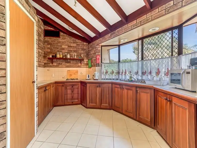 Sixth view of Homely house listing, 7 Tall Karri Close, Camillo WA 6111