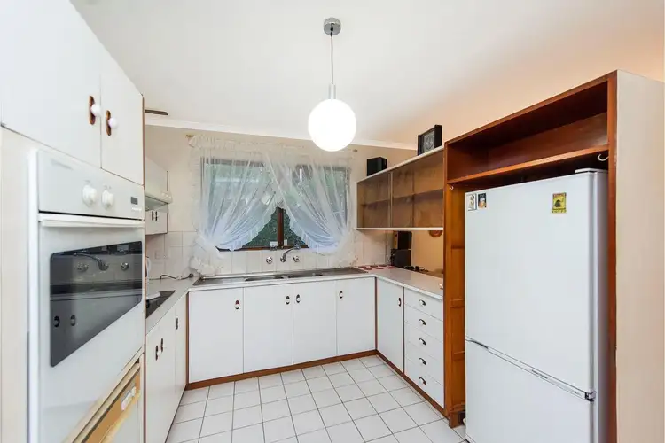Fifth view of Homely house listing, 2 Sirdar Court, Gooseberry Hill WA 6076