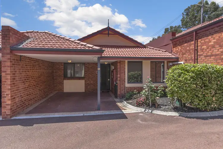 25/50 Woodlake Retreat