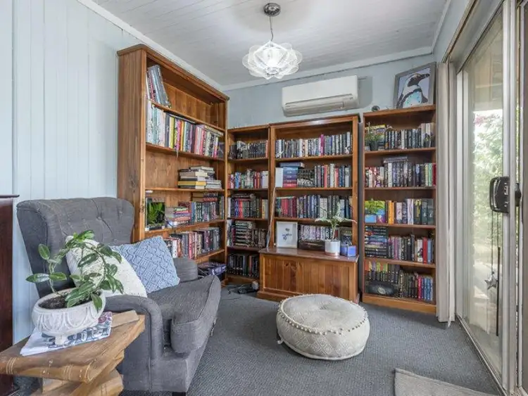 Fourth view of Homely house listing, 5 St Georges Avenue, Champion Lakes WA 6111