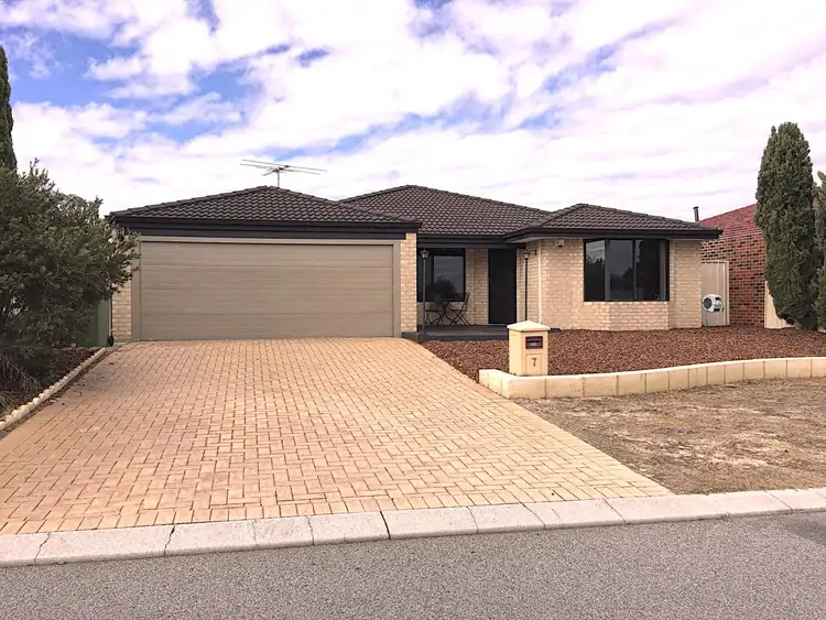 7 Dongara Way, South Lake WA 6164