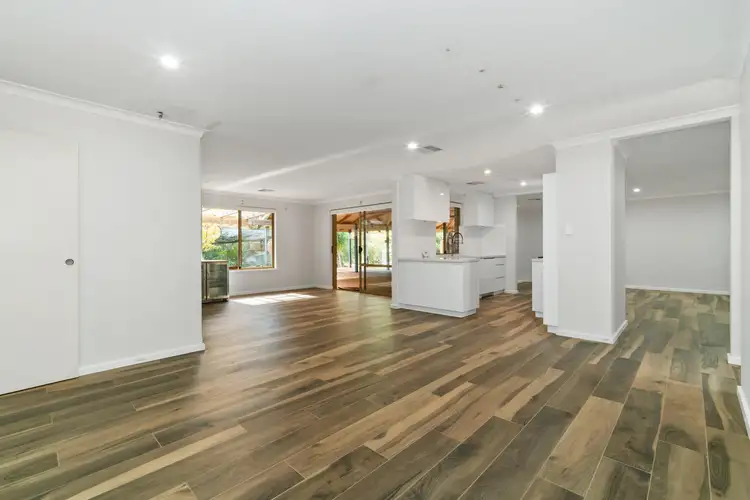 365 Pearce Street, Sawyers Valley WA 6074