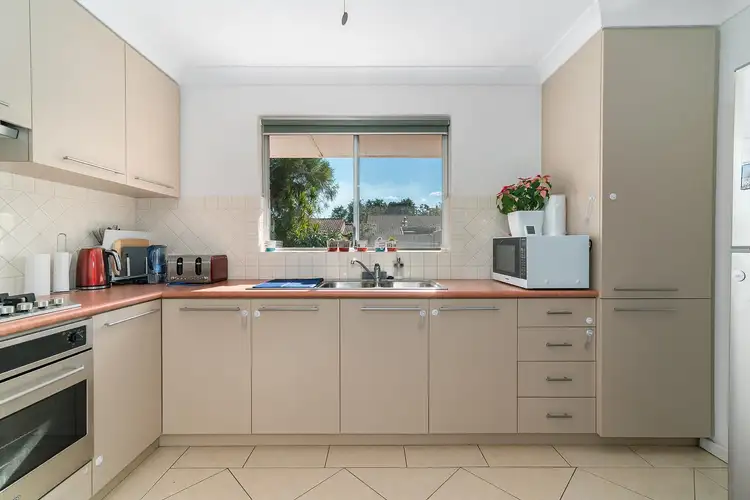 2/52 Williams Street, Kalamunda WA 6076