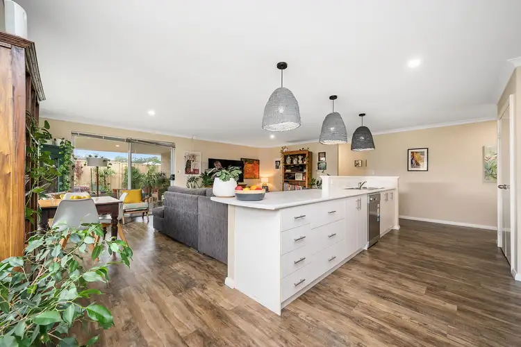 33 Baza Gardens, Maida Vale WA 6057