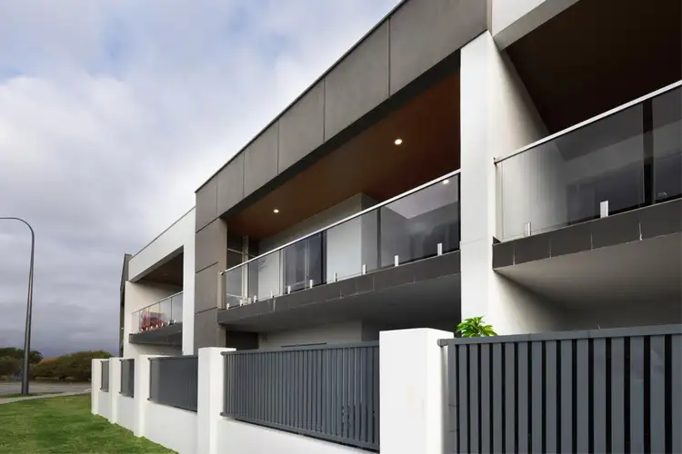 9/180 Bartram Road, Atwell WA 6164