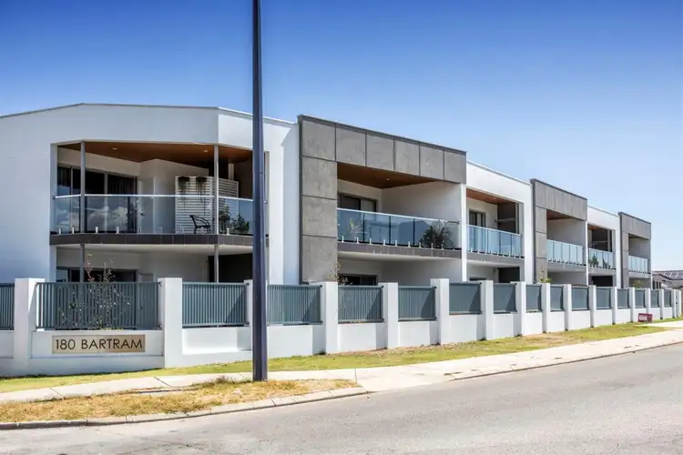 1 180 Bartram Road, Atwell WA 6164