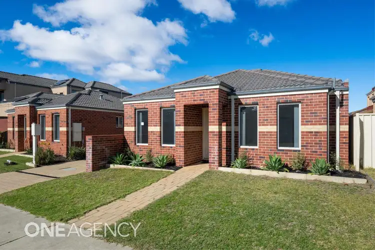 4D Batsford Way, Canning Vale WA 6155