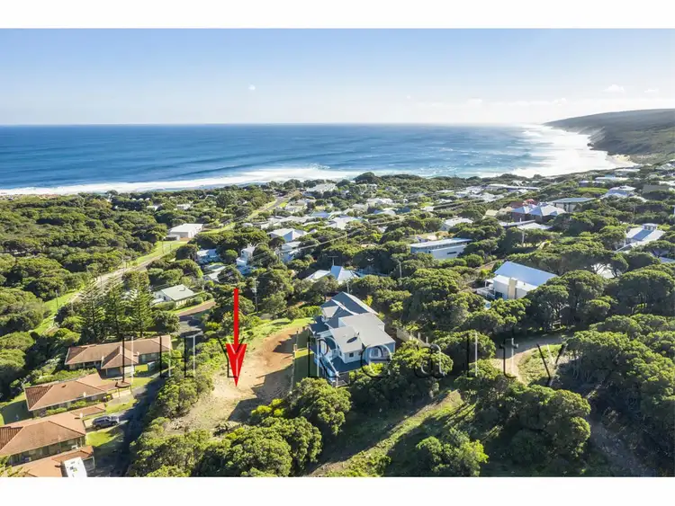 7 Wardanup Crescent, Yallingup WA 6282