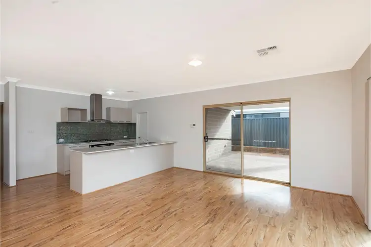 Seventh view of Homely house listing, 31 Sunray Avenue, Piara Waters WA 6112