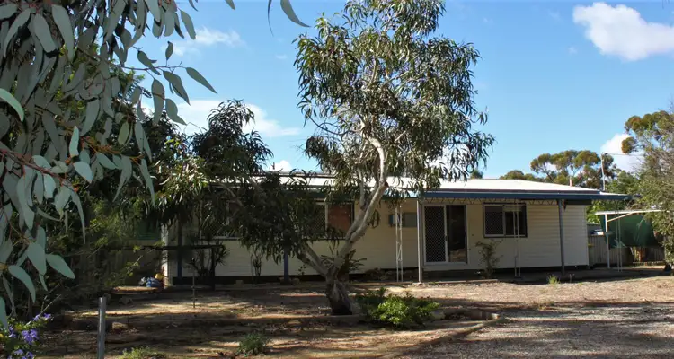 65 Melbourne Street, Moora WA 6510