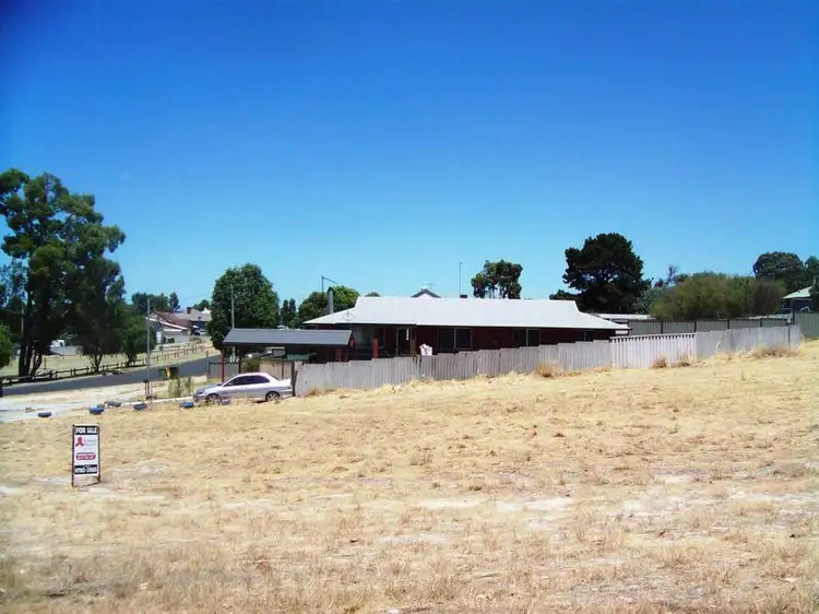1 Moore Street, Collie WA 6225