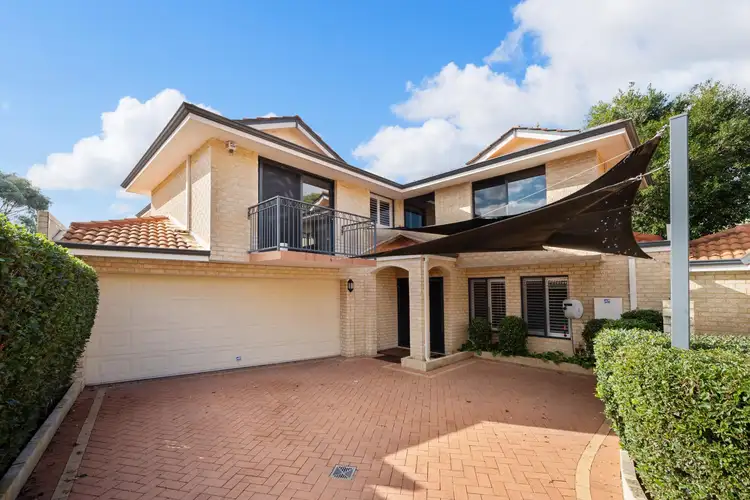 4 Waterview Drive, Woodvale WA 6026