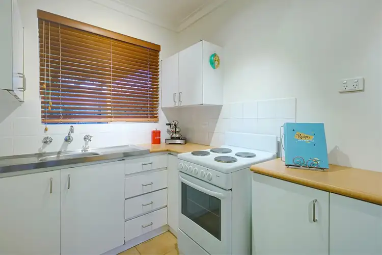 Sixth view of Homely villa listing, 7/152 Seventh Avenue, Inglewood WA 6052