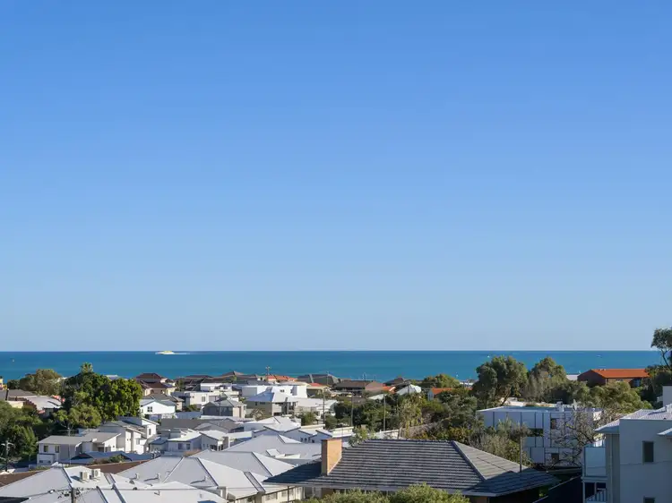 27A Nautilus Crescent, Scarborough WA 6019