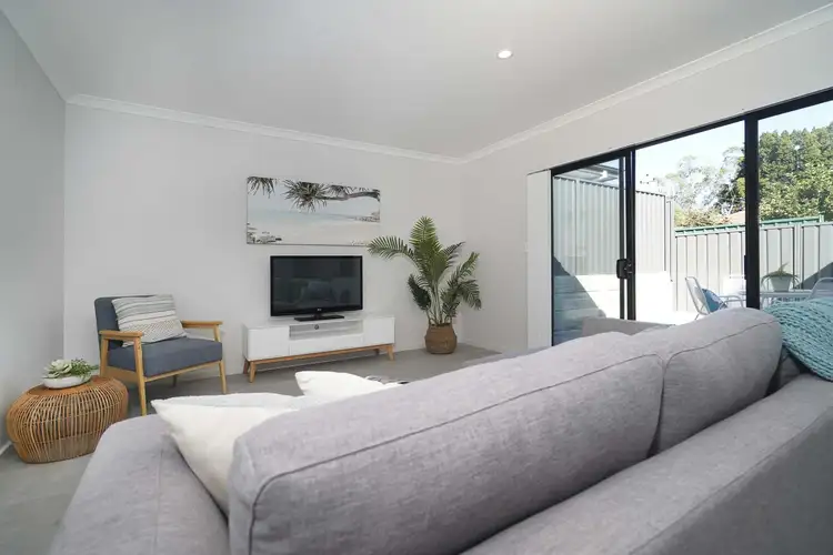 Sixth view of Homely villa listing, 2/5 Arbon Way, Lockridge WA 6054