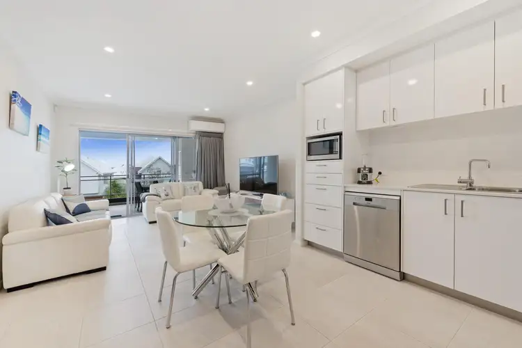 4/14 Dongara Street, Innaloo WA 6018