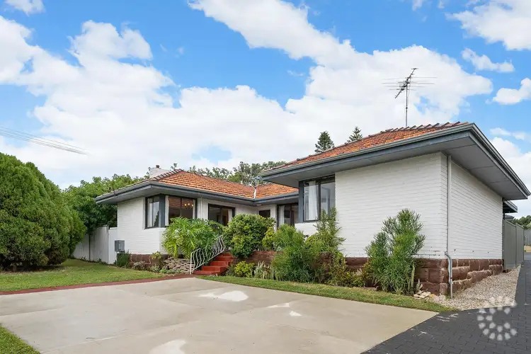 2 Collick Street, Hilton WA 6163