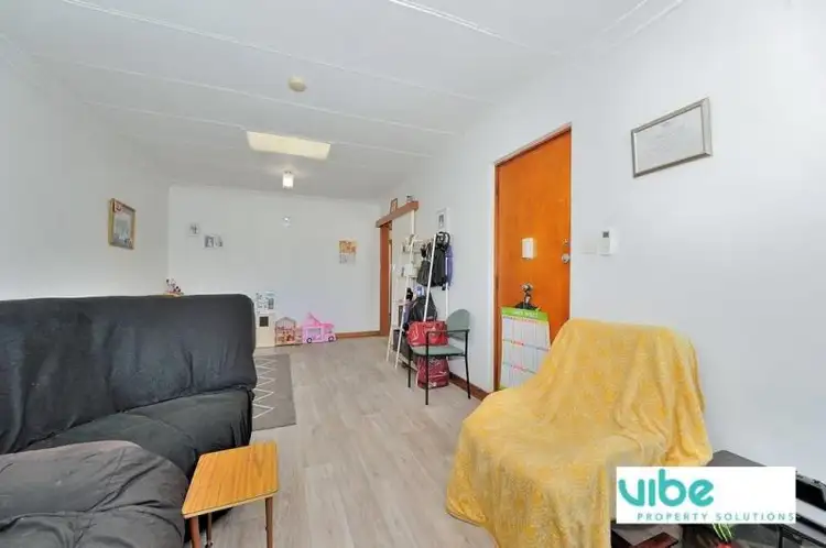 Fifth view of Homely semi-detached listing, 3 Lukin Way, Bassendean WA 6054