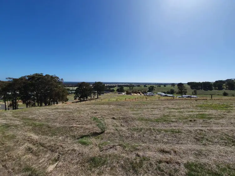 118 Livingstone  Heights, Roelands WA 6226