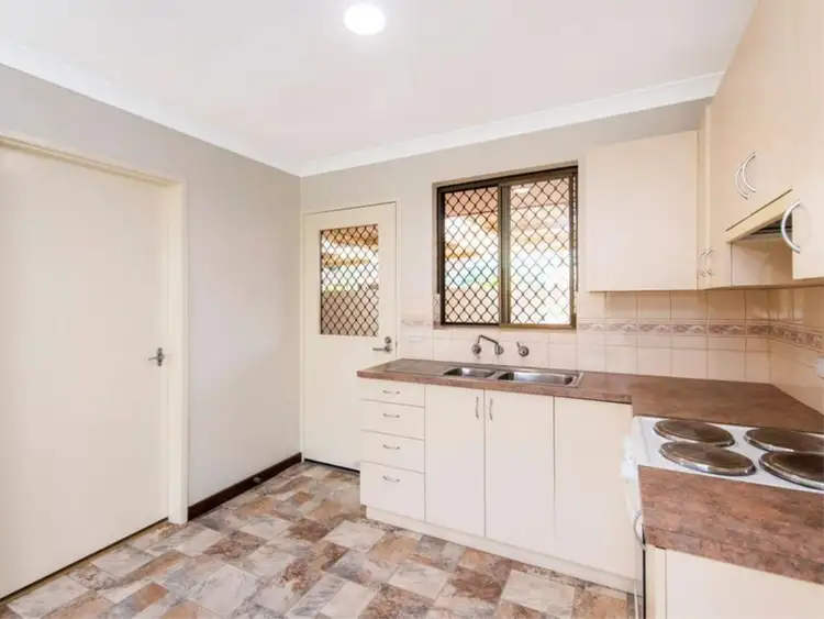 Fifth view of Homely villa listing, 6/86 Mills Road West, Martin WA 6110
