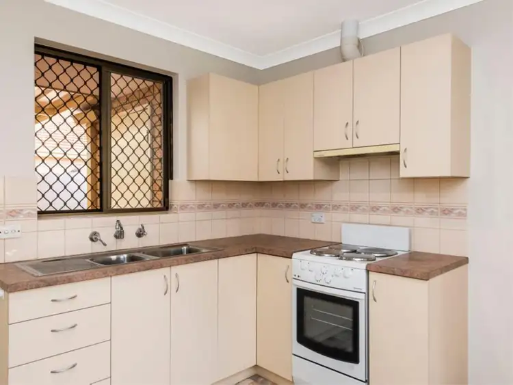 Sixth view of Homely villa listing, 6/86 Mills Road West, Martin WA 6110