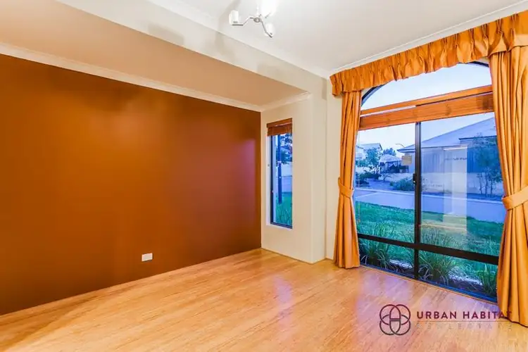Sixth view of Homely house listing, 2 Shanklin Court, Wellard WA 6170