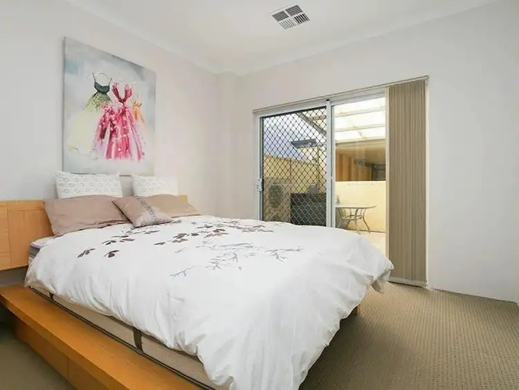 Sixth view of Homely house listing, 7 Pegus Way, Piara Waters WA 6112