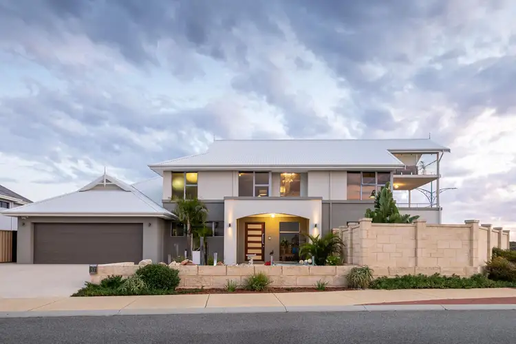 37 St Lucia Road, Iluka WA 6028