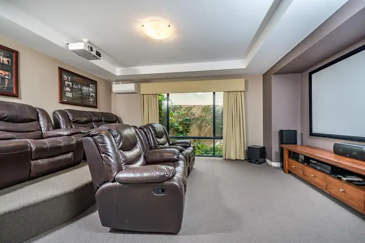 Sixth view of Homely house listing, 2 Discovery Circuit, Iluka WA 6028