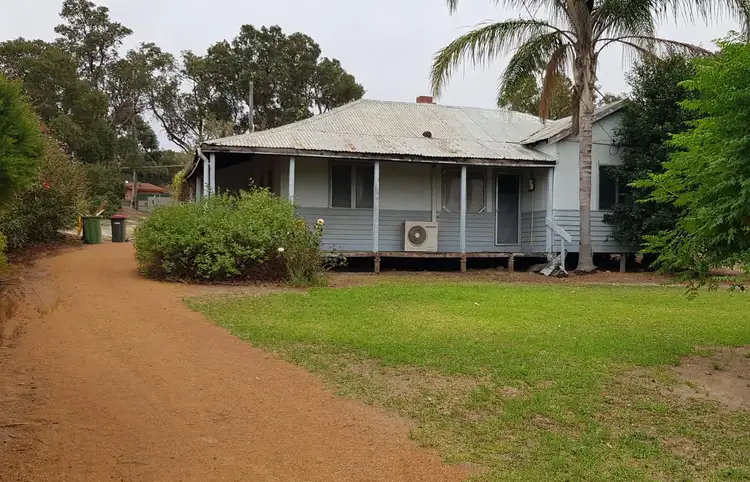 27 Robinson Street, Gingin WA 6503