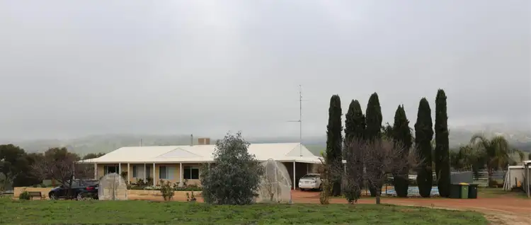 112 Oaklands Place, Dumbarton WA 6566