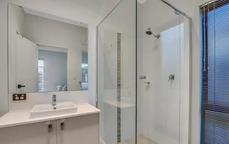1 Bathurst Gardens, Darch WA 6065