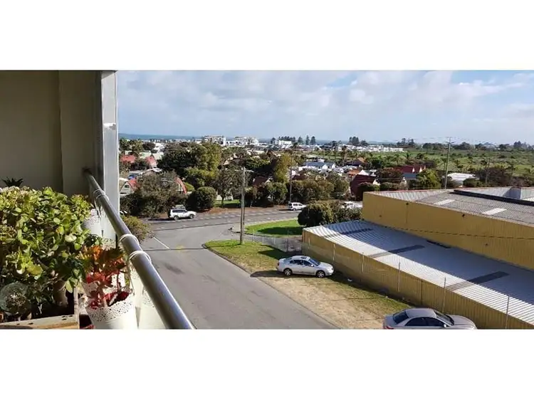 9/3a Bellion Drive