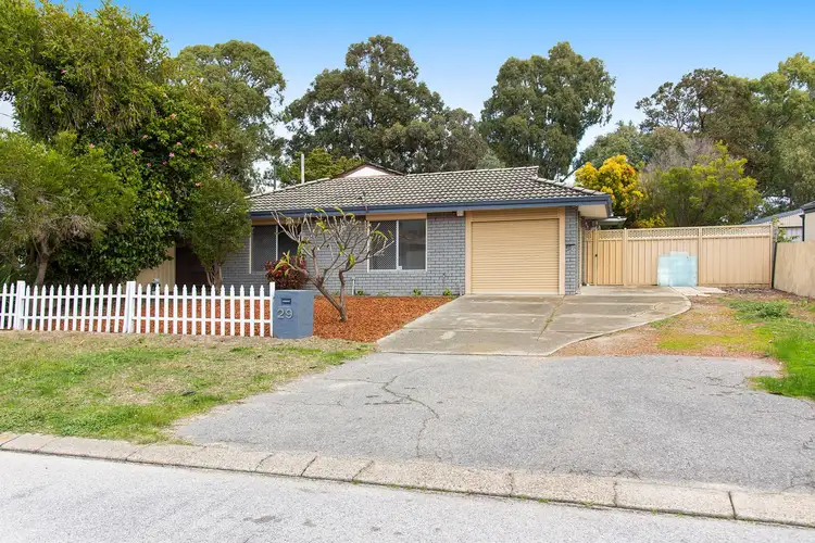 29 Woburn Way, Kelmscott WA 6111