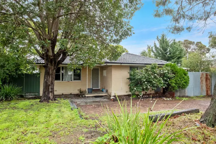 11 Casuarina Road, Maida Vale WA 6057