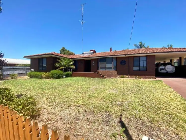 8 Solomon Close, Northam WA 6401