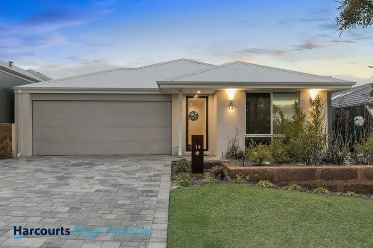 19 Coomalloo Boulevard, Wandi WA 6167