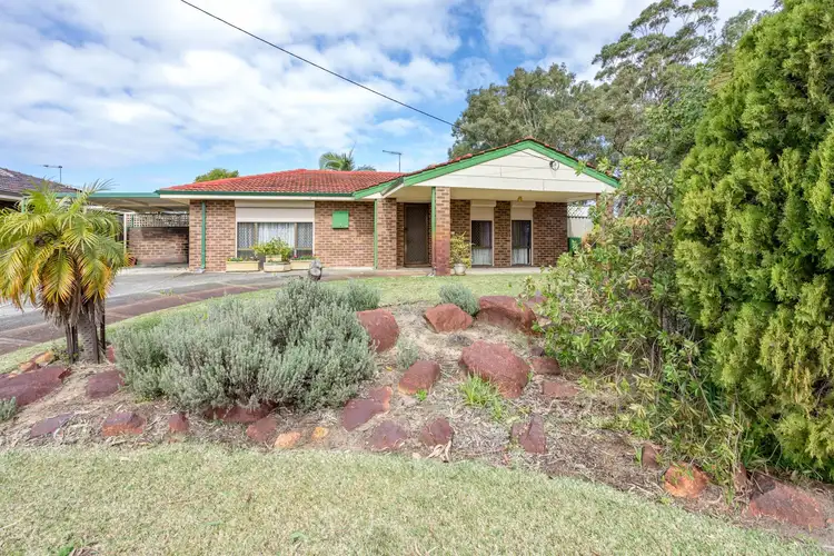 25 Astinal Drive, Gosnells WA 6110