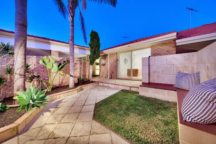 2/5 Lalor Street, Scarborough WA 6019