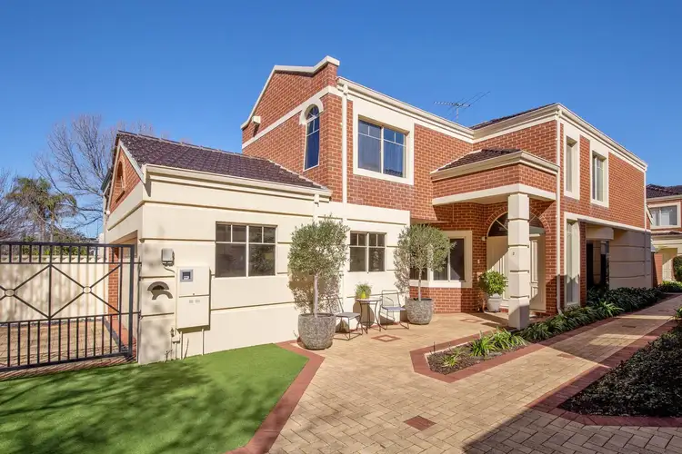 2/3 Gairloch Street, Applecross WA 6153