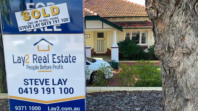 33 Roberts Street, Bayswater WA 6053