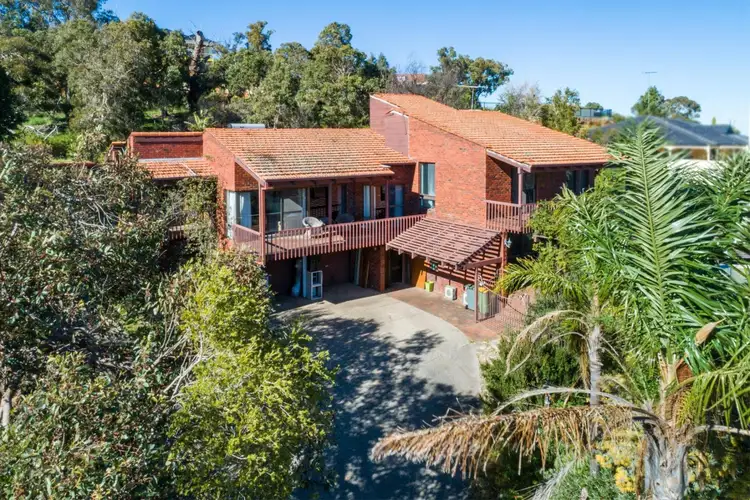 10 Ford Road, Lesmurdie WA 6076