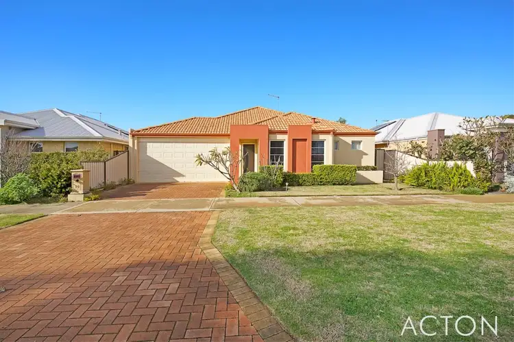 30 Oakleigh Drive, Erskine WA 6210