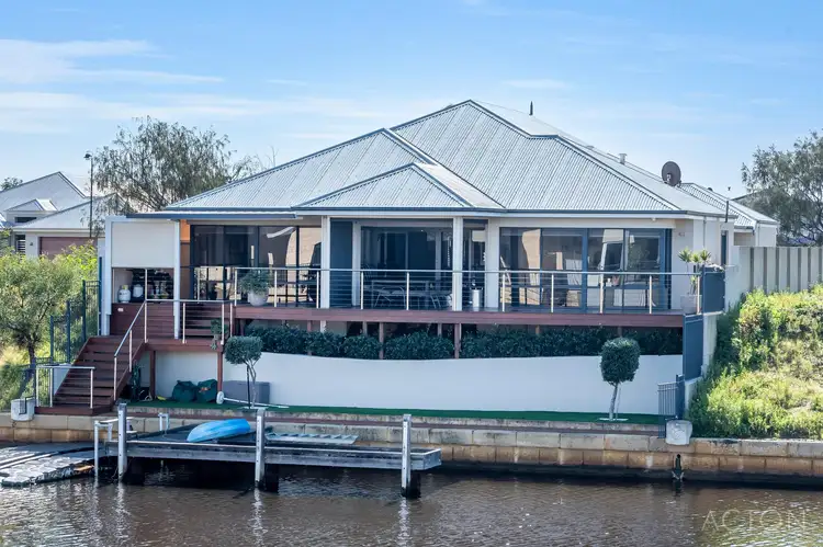 33 Estuary Place, Wannanup WA 6210