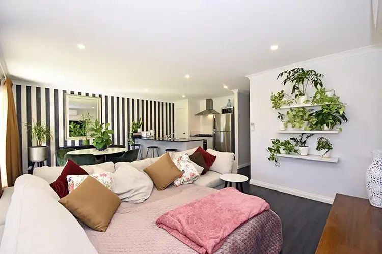 16 Musing Way, Aveley WA 6069