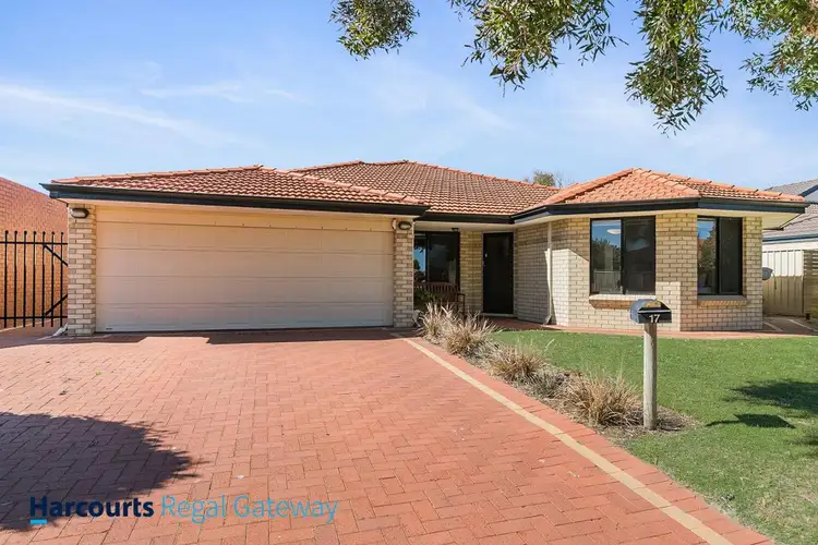 17 Avon Crescent, Atwell WA 6164