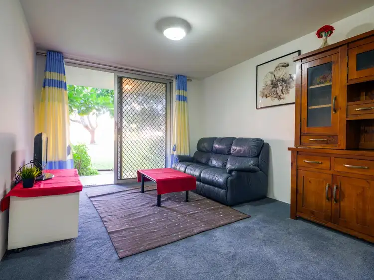 2/16 Leeder Street, Glendalough WA 6016