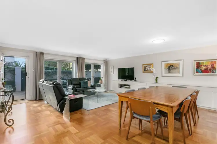 8/12 Wingfield Avenue, Crawley WA 6009