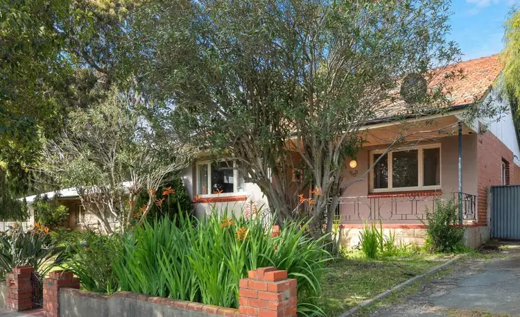 10 Collick Street, Hilton WA 6163